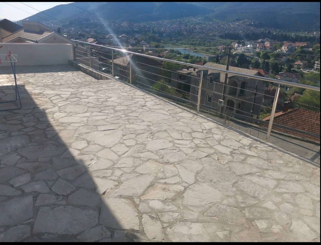 Odlicna kuca na Policama, Trebinje